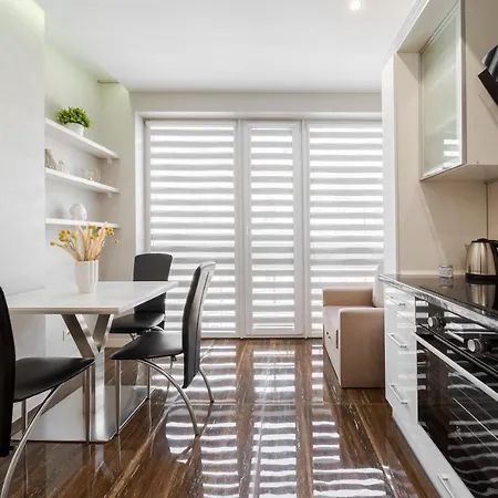 Inshiapartments On Hazova Str 2 Lägenhet Lviv