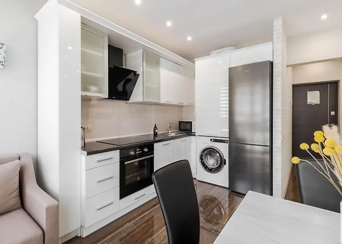 Inshiapartments On Hazova Str 2 شقة *